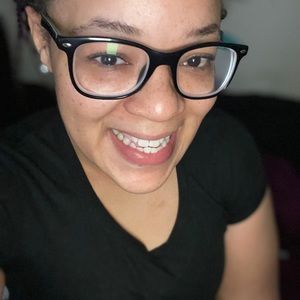 Meet your Posher, Devonne